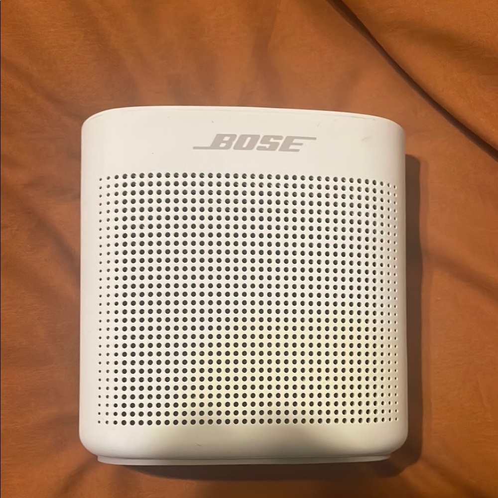 Bose White Portable Speaker with Sleek and Compact Size clear loud sound
